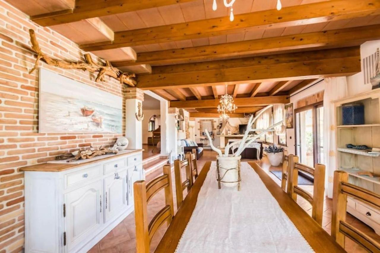 Villa Con Immenso Giardino Орозеи Екстериор снимка