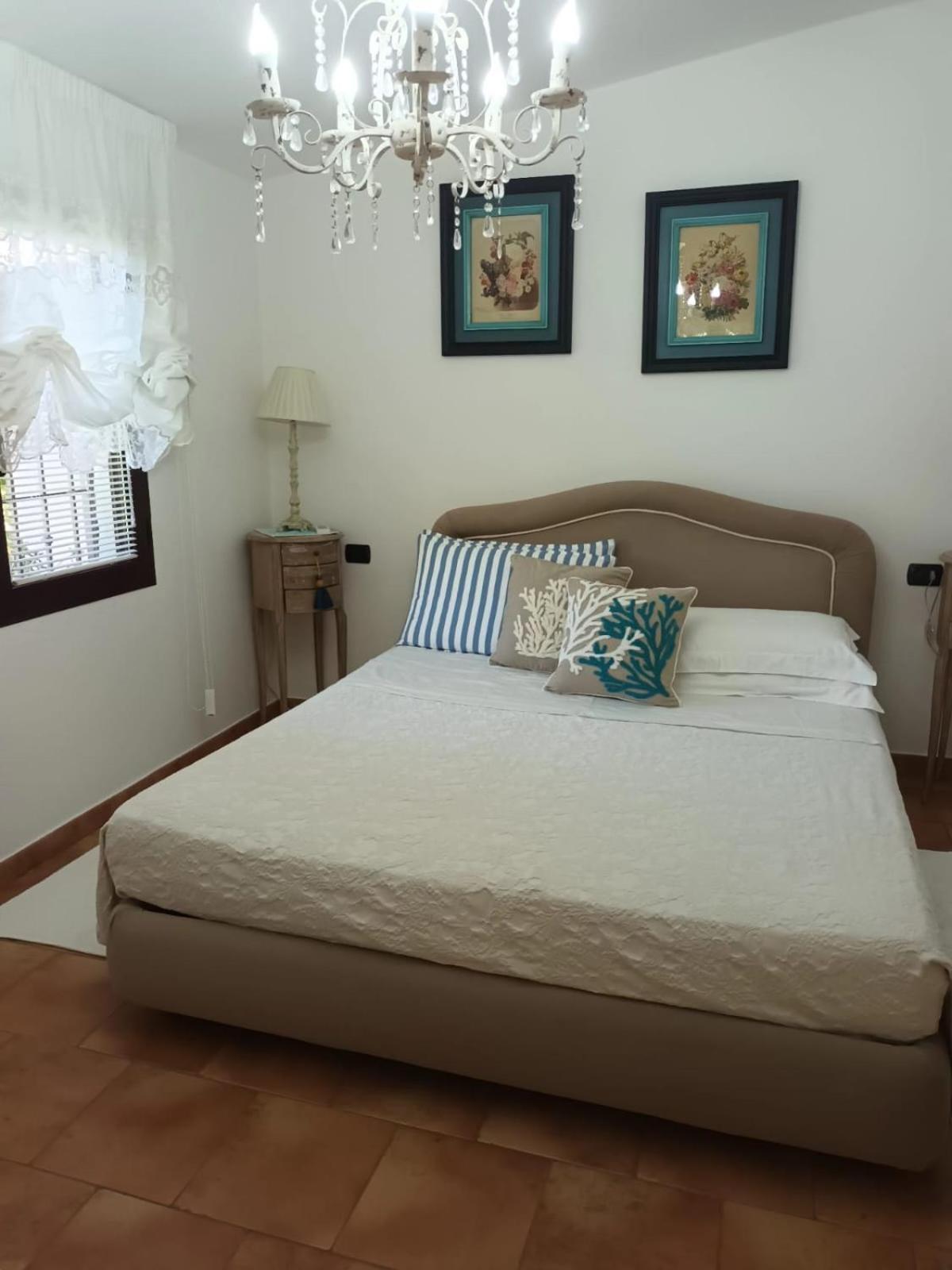 Villa Con Immenso Giardino Орозеи Екстериор снимка