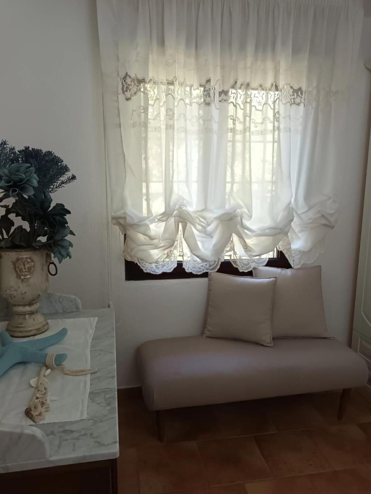 Villa Con Immenso Giardino Орозеи Екстериор снимка
