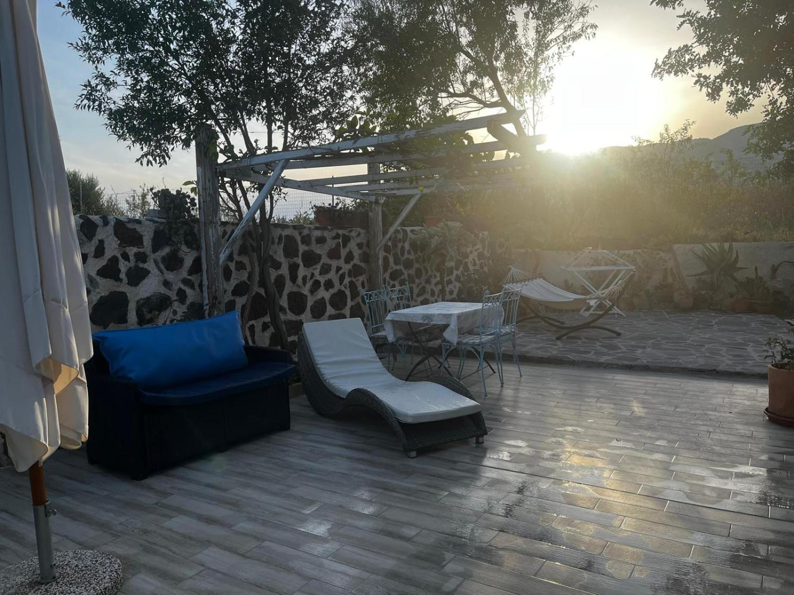 Villa Con Immenso Giardino Орозеи Екстериор снимка